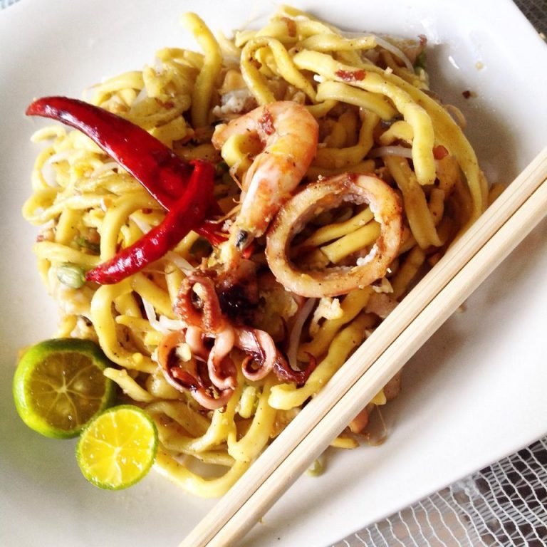 Filipino-Style Pad Thai