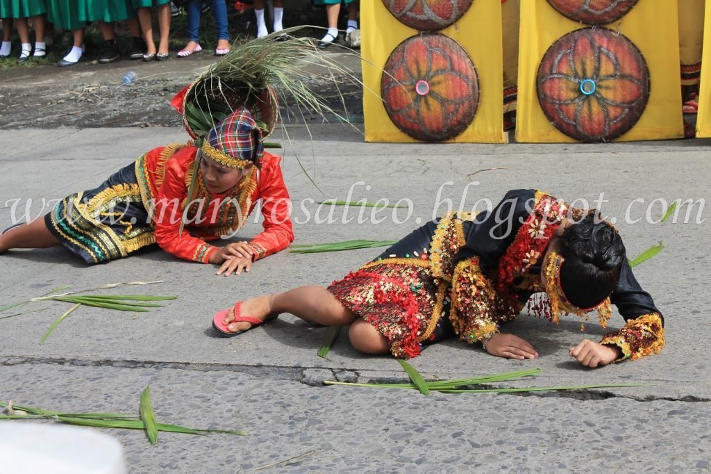 two ladies reenacting subanen culture for tourism in Misamis Occidental
